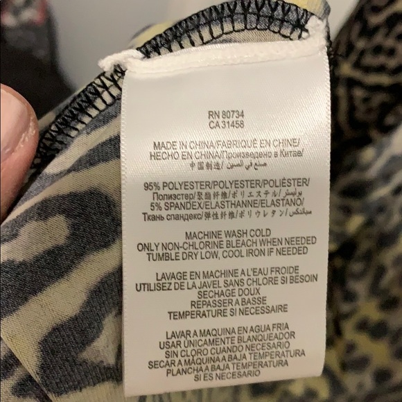 BCBG true leopard wrap dress size small - Picture 6 of 6